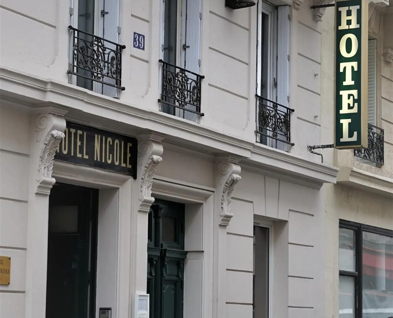 Pierre Nicole Hotel 2*
