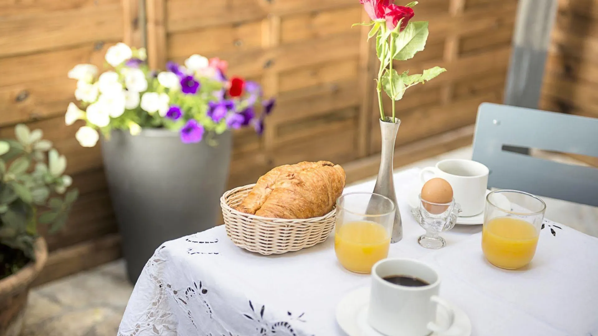 Hotel Pierre Nicole Paris