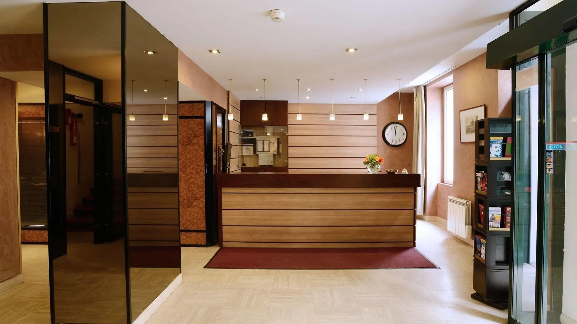 Pierre Nicole Hotel 2*