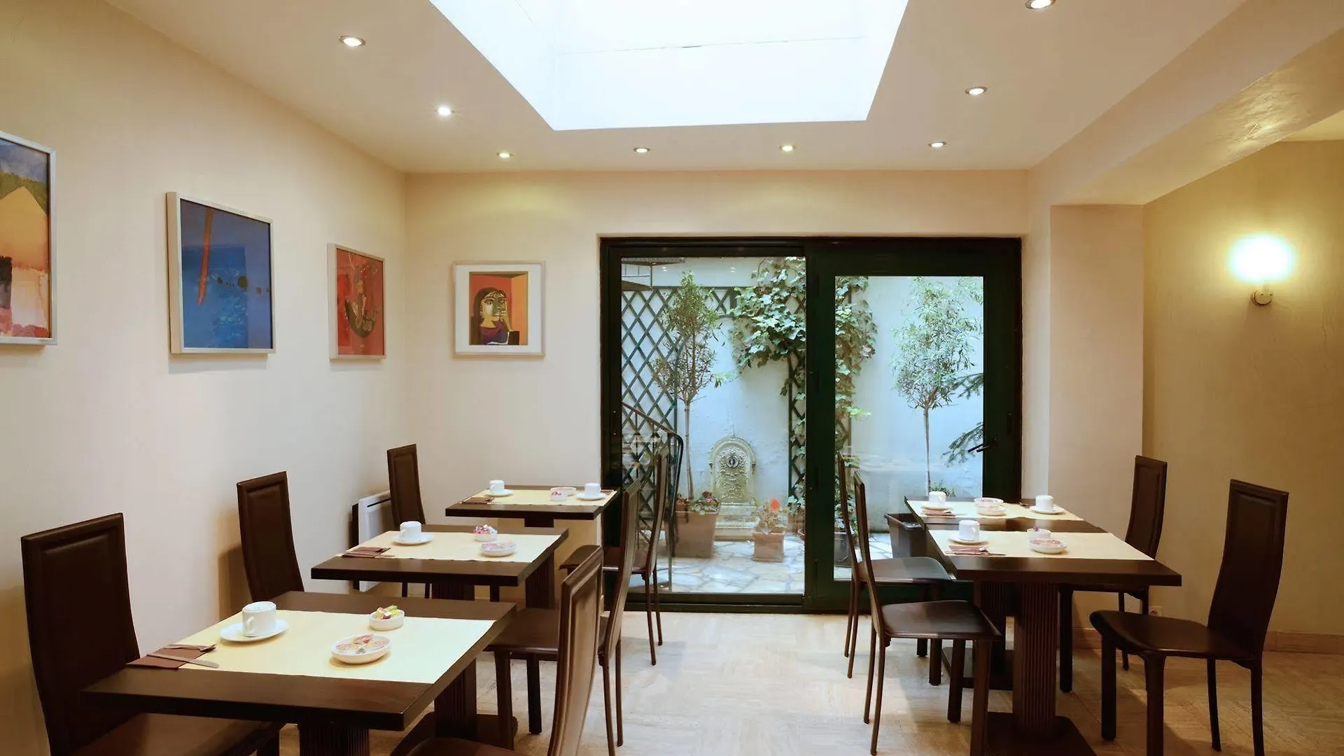 Hotel Pierre Nicole 2*