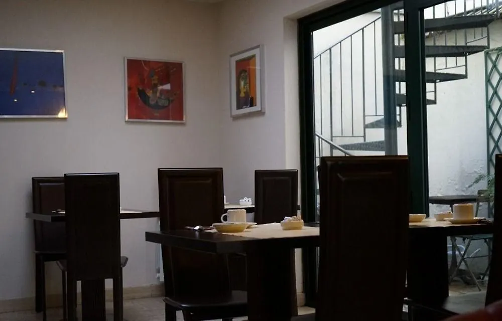 Hotell Pierre Nicole 2*
