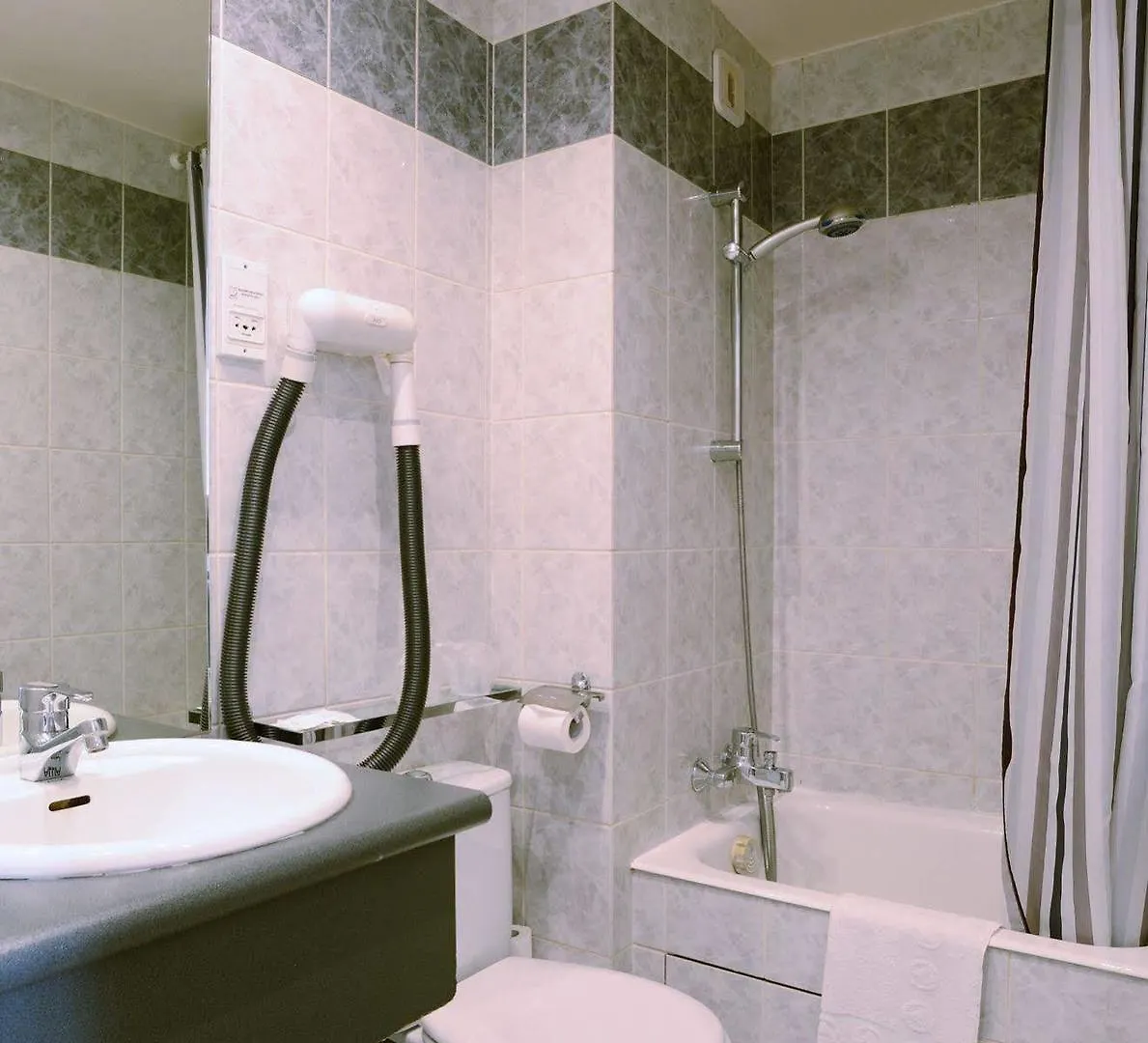 Pierre Nicole Hotel 2*